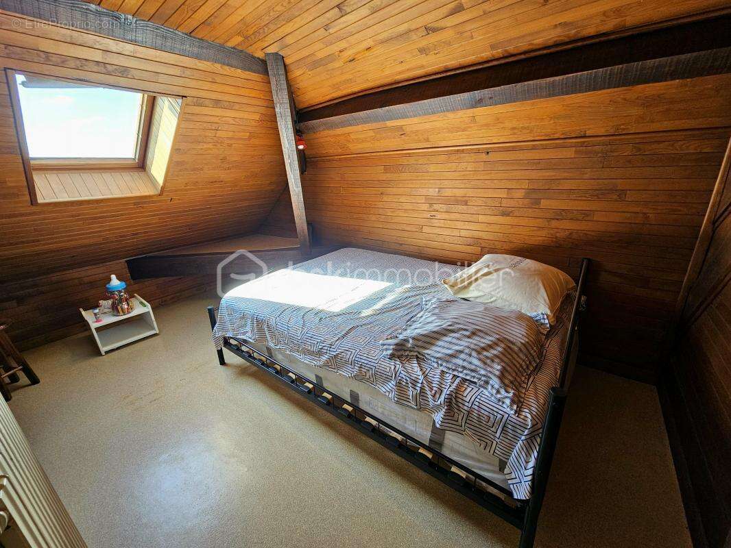 Maison à COMMELLE-VERNAY