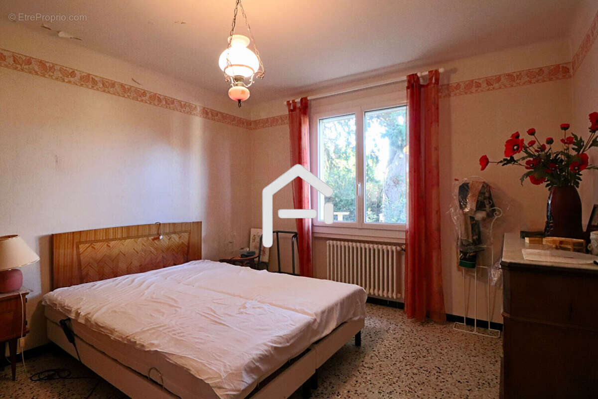 Maison à SAINT-CHAMAS