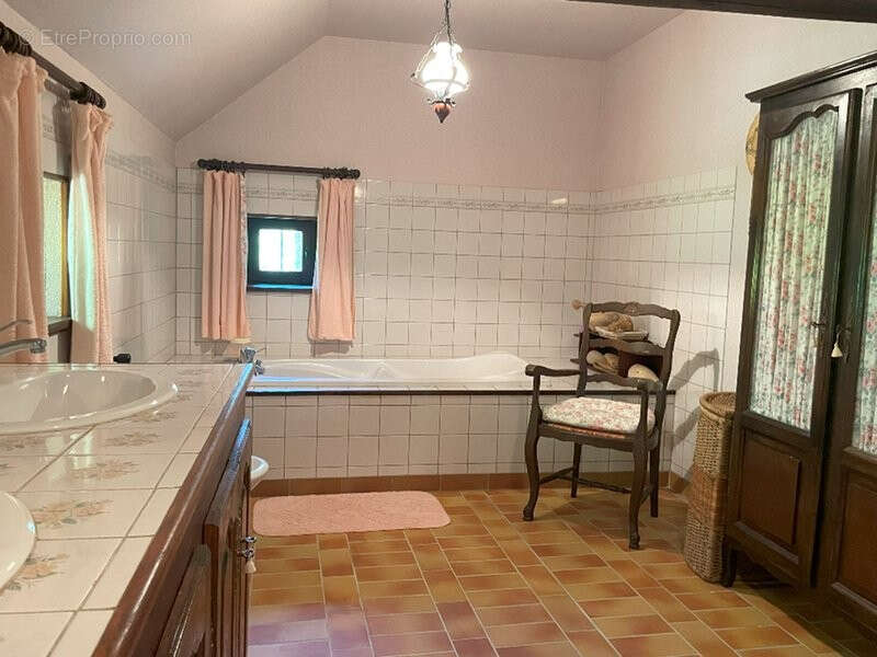 Maison à LA BAZOCHE-GOUET