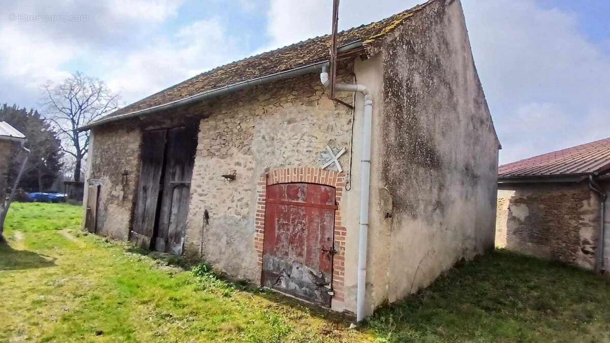 Maison à MAGNAC-LAVAL