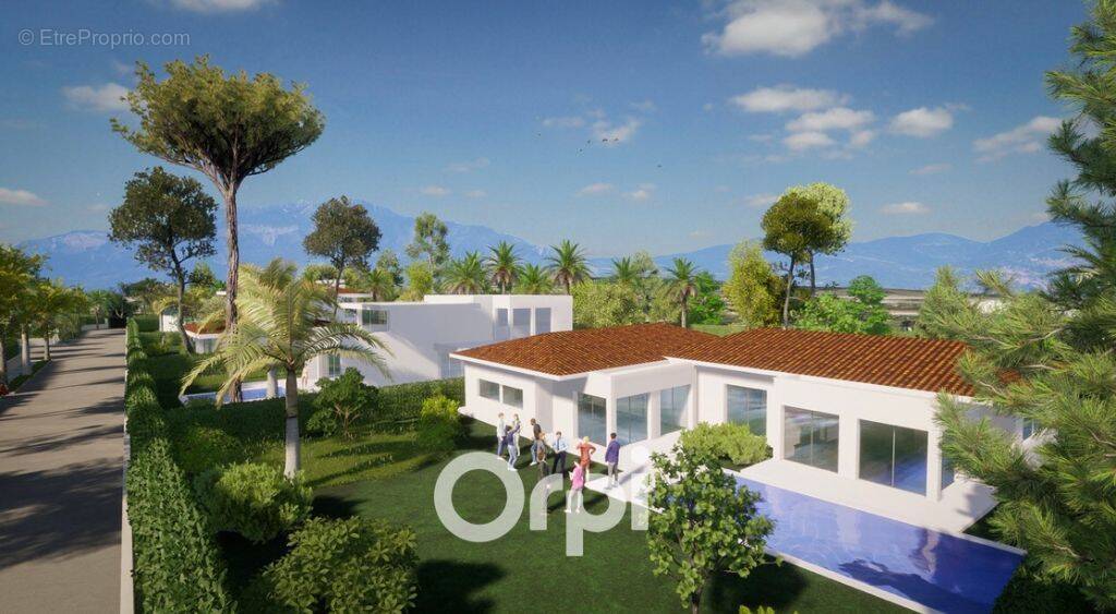 Terrain à ROQUEBRUNE-SUR-ARGENS