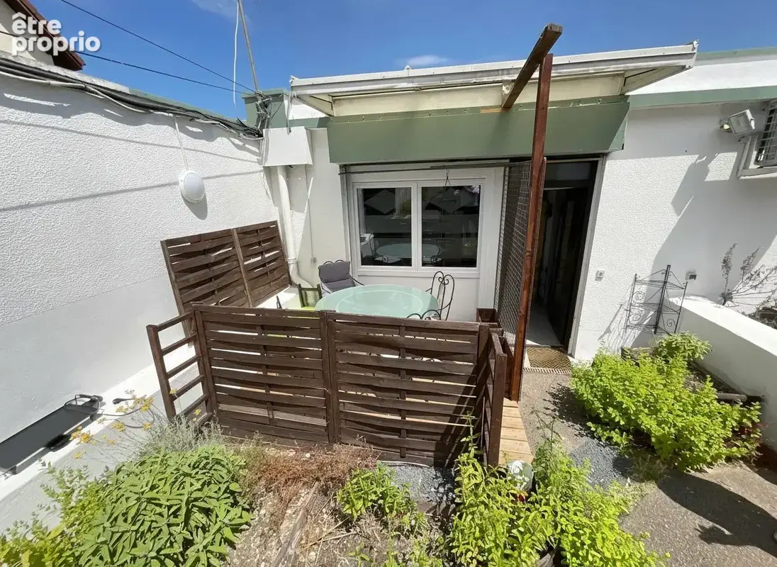 LOGEMENT LOUE  - Maison à SAINT-JULIEN-LES-VILLAS