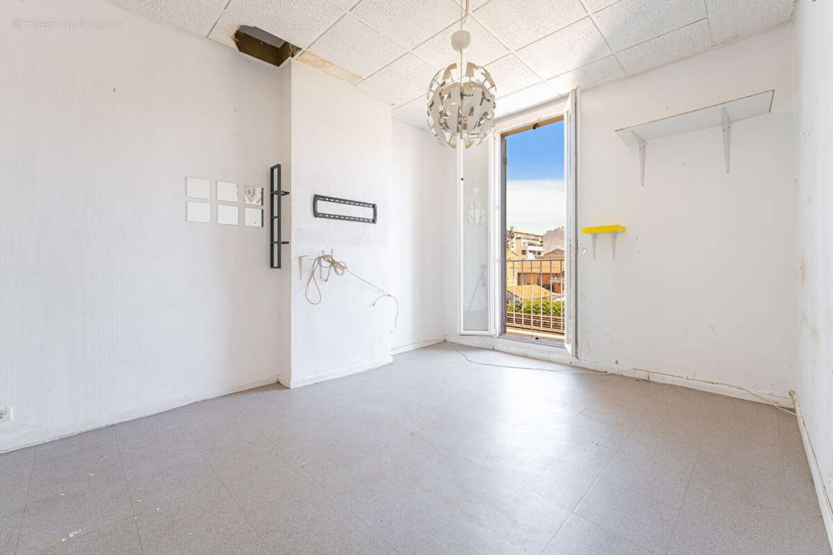 Appartement à MARSEILLE-4E