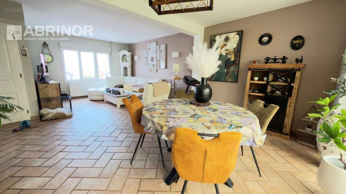 Maison à ENNETIERES-EN-WEPPES