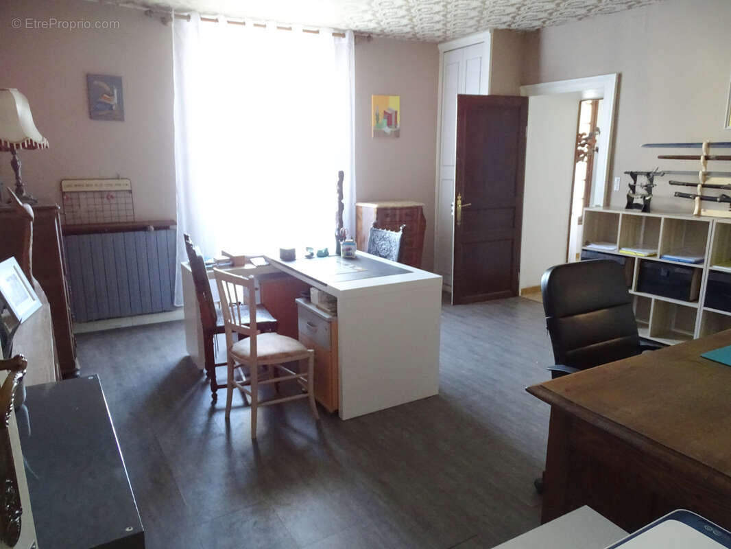 Maison à MONTIGNY-SUR-AUBE