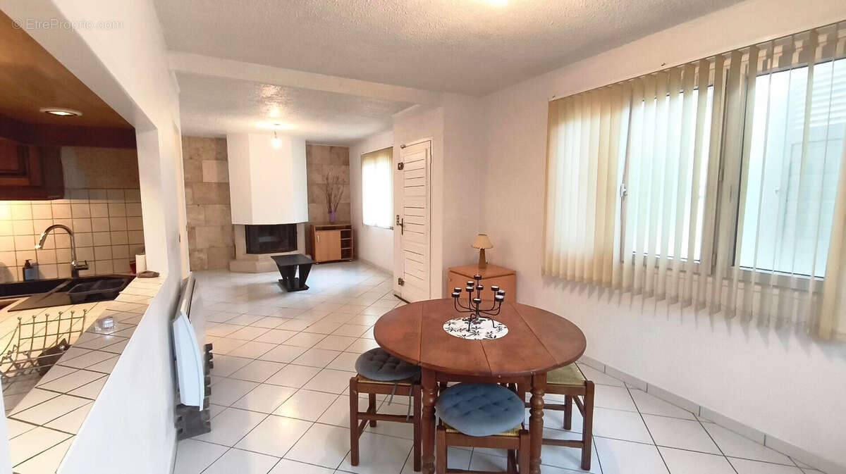 Maison à VIGNEUX-SUR-SEINE