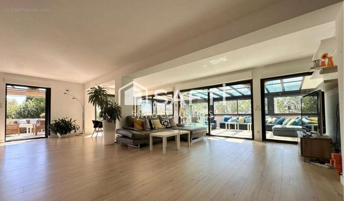 Photo 5 - Maison à VALERGUES