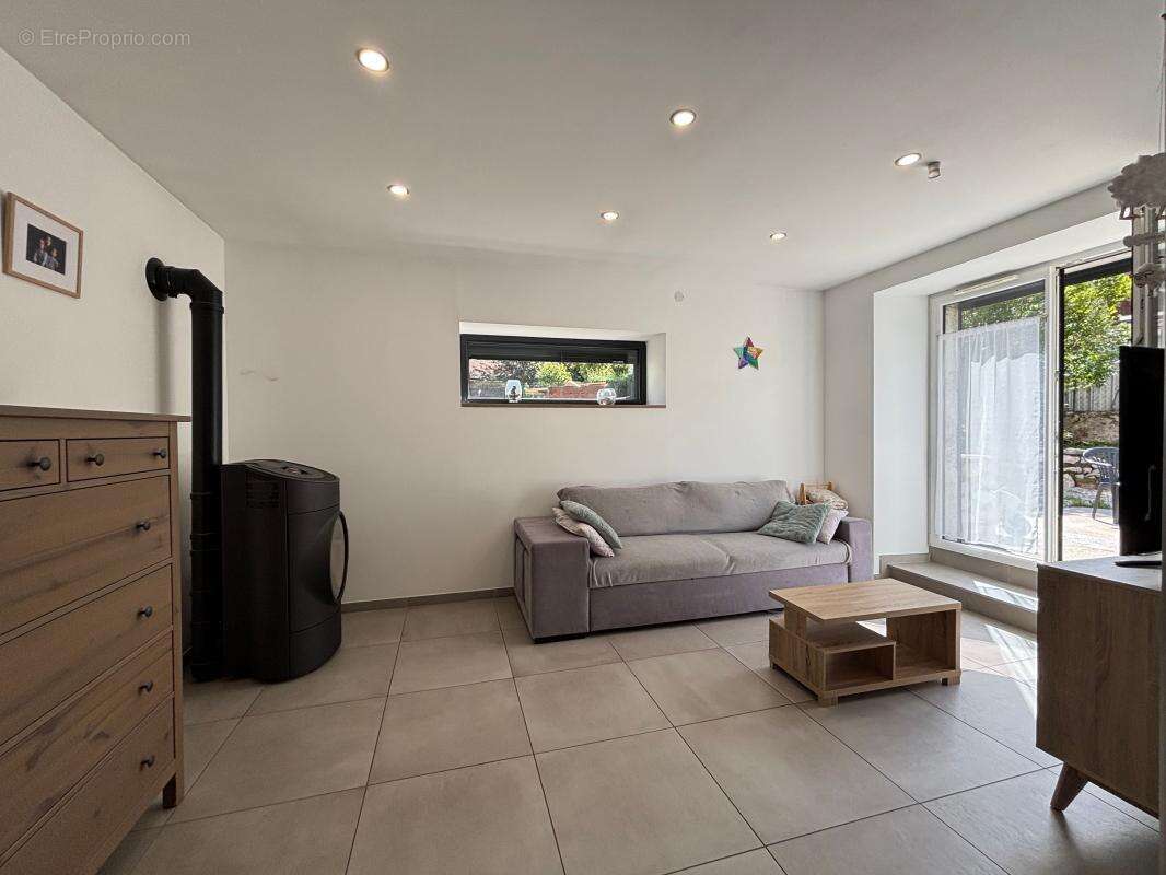 Maison à SAINT-LAURENT-DU-PONT