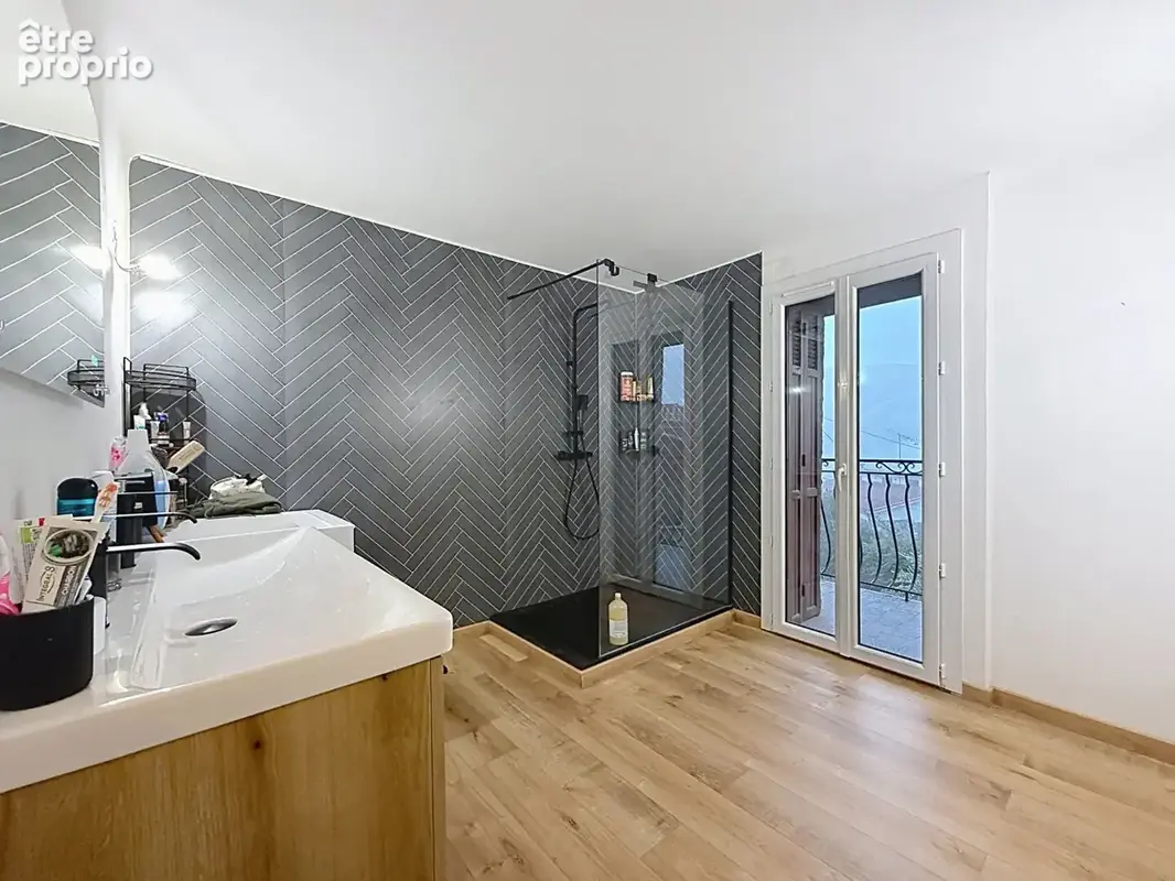 Maison individuelle trois pièces de 75m2 avec cave sur la commune de Clans ! - photo 7