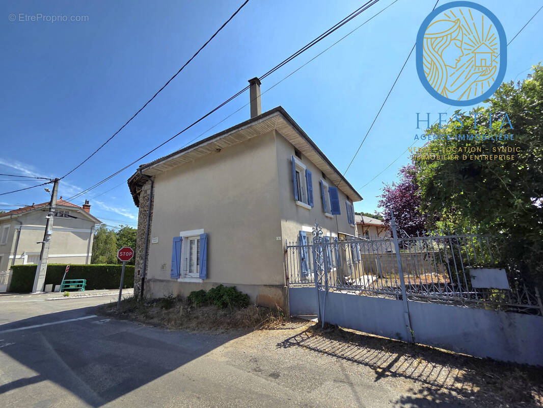 Maison à BEAUCROISSANT