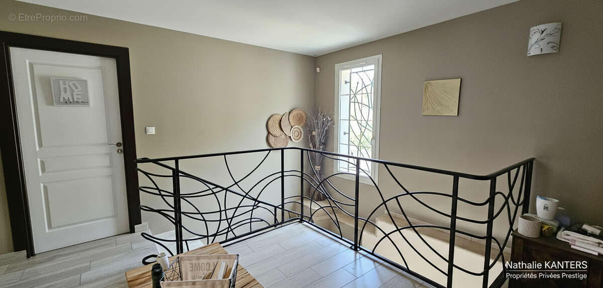 Maison à VINS-SUR-CARAMY