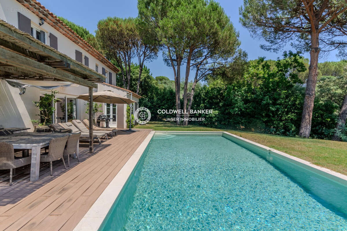 Maison 225 m² à Grimaud  - photo 3