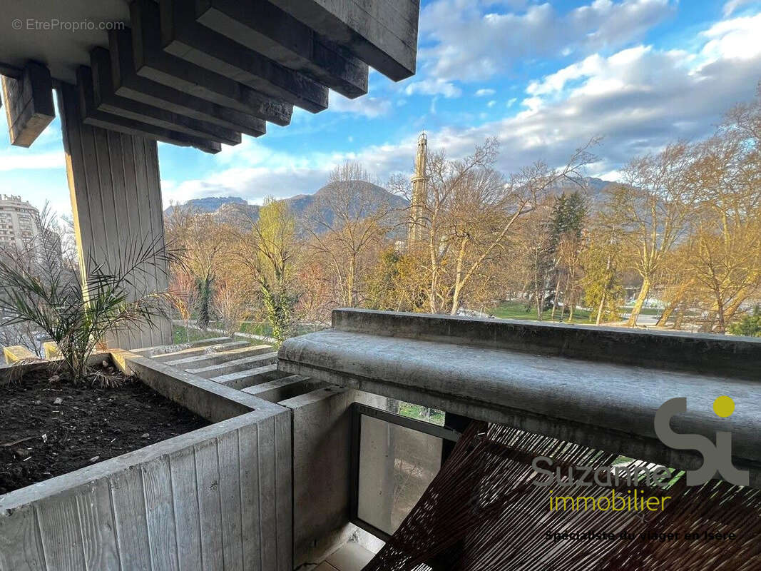 Balcon terrasse vue Chartreuse - Appartement à GRENOBLE