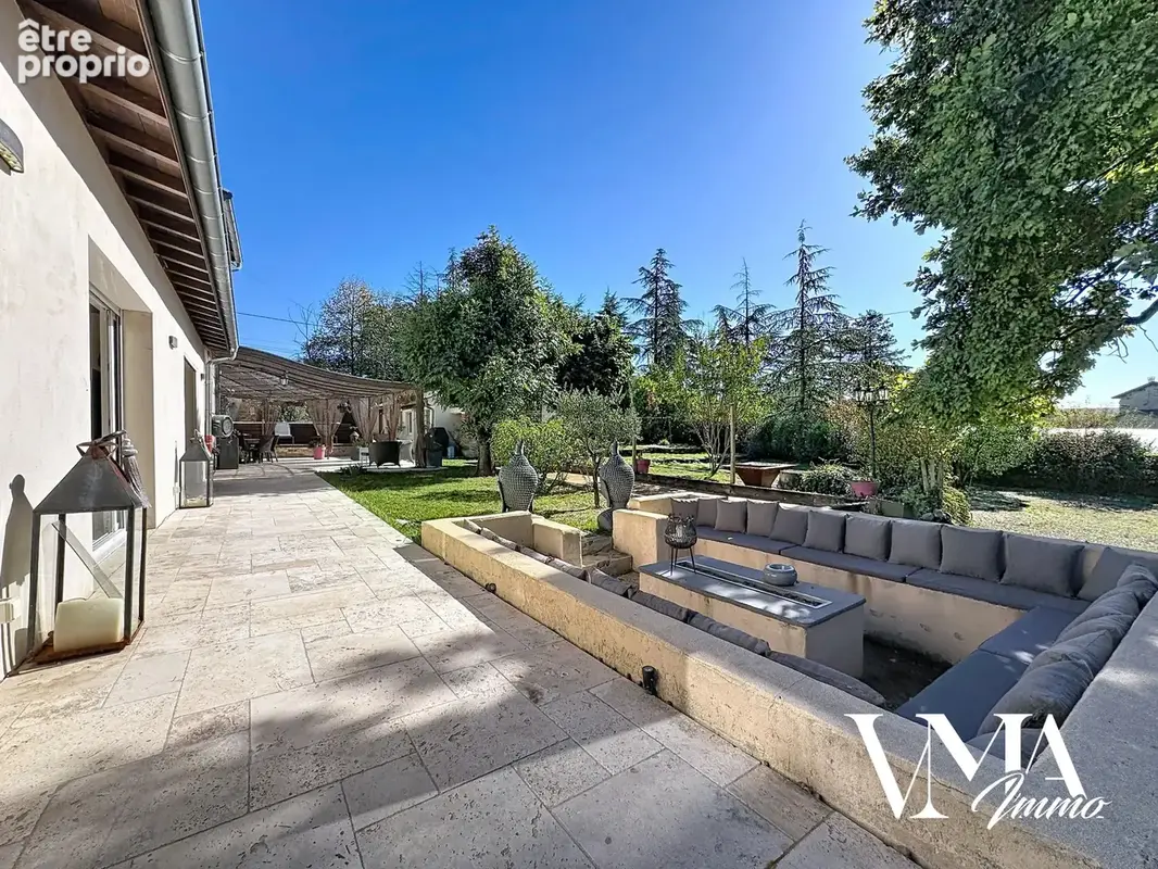 Propriété d'exception de 291m2 sur une parcelle de 3200m2 - photo 8