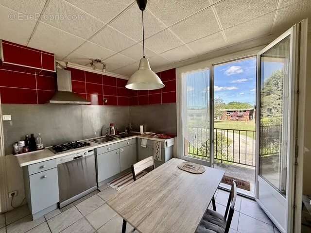 Maison familiale avec jardin et garage - photo 3