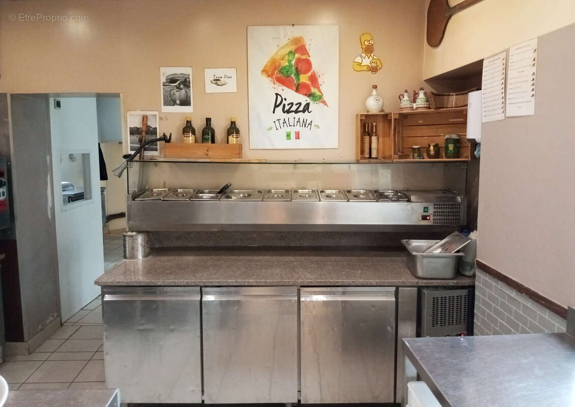 Commerce à SAINT-ARNOULT-EN-YVELINES