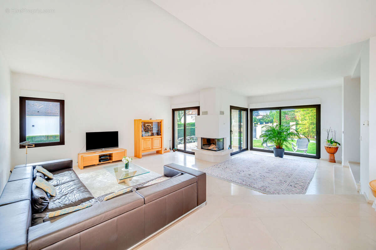 Maison à DEUIL-LA-BARRE