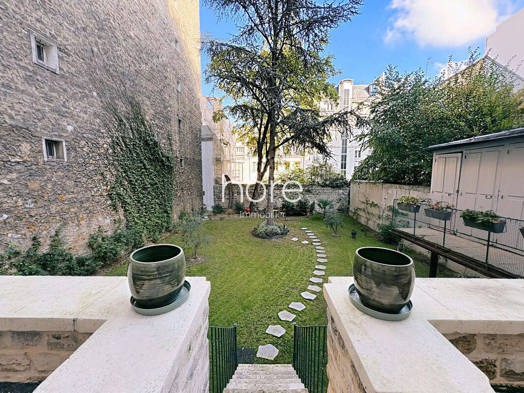 Appartement à NEUILLY-SUR-SEINE