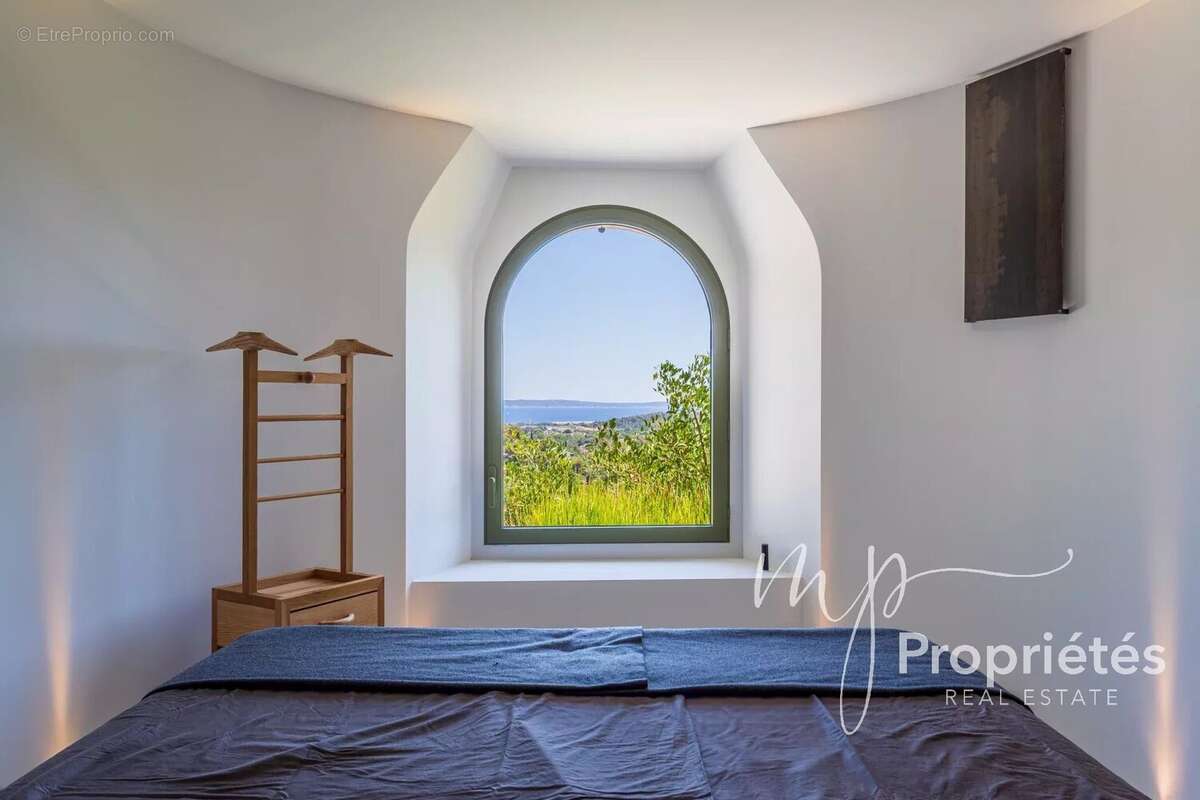 Maison à BORMES-LES-MIMOSAS