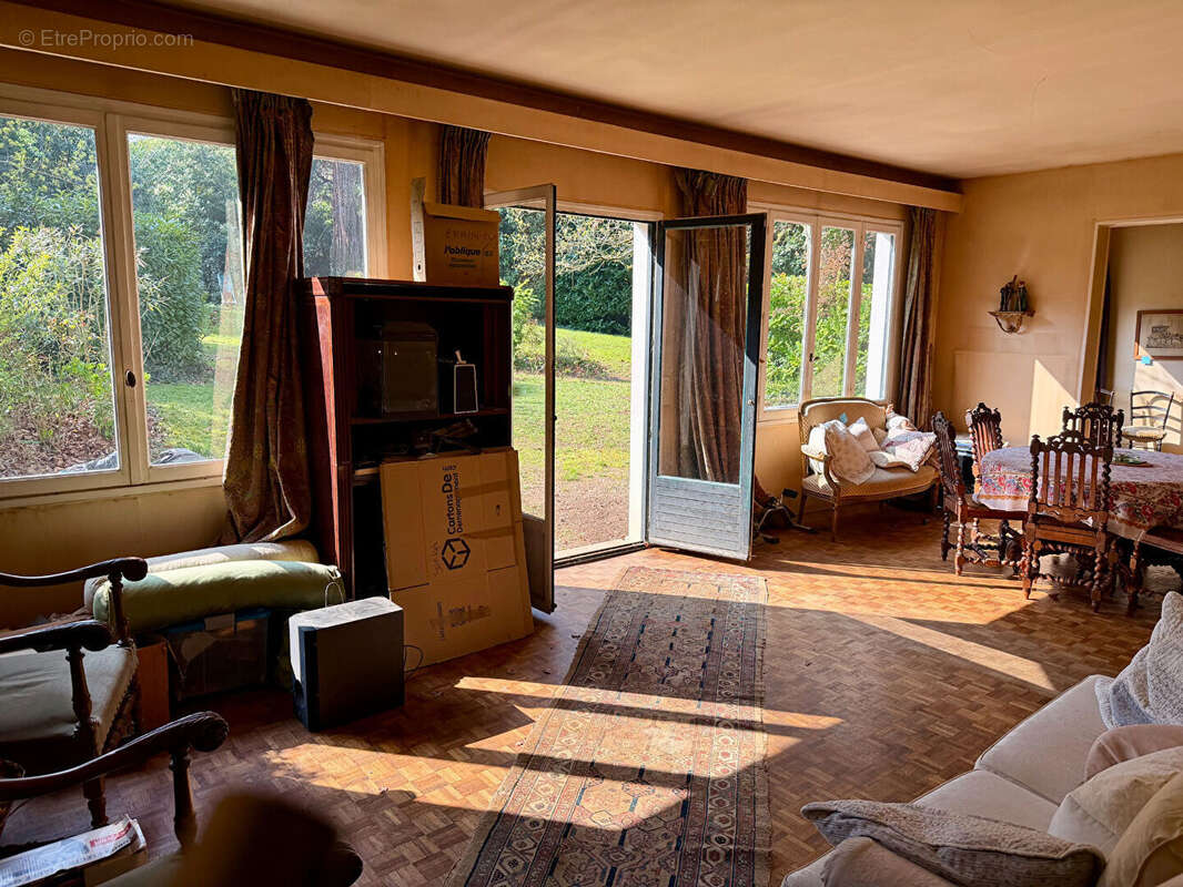 Maison à VILLE-D'AVRAY