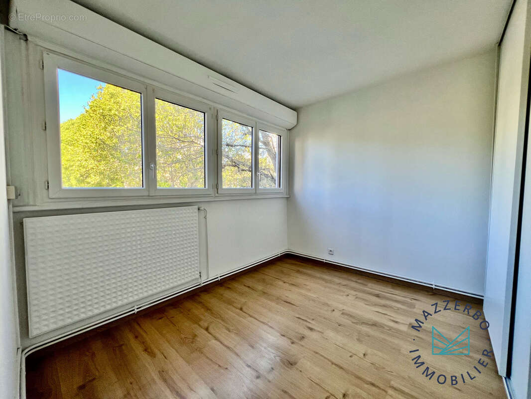 Appartement à MARSEILLE-11E