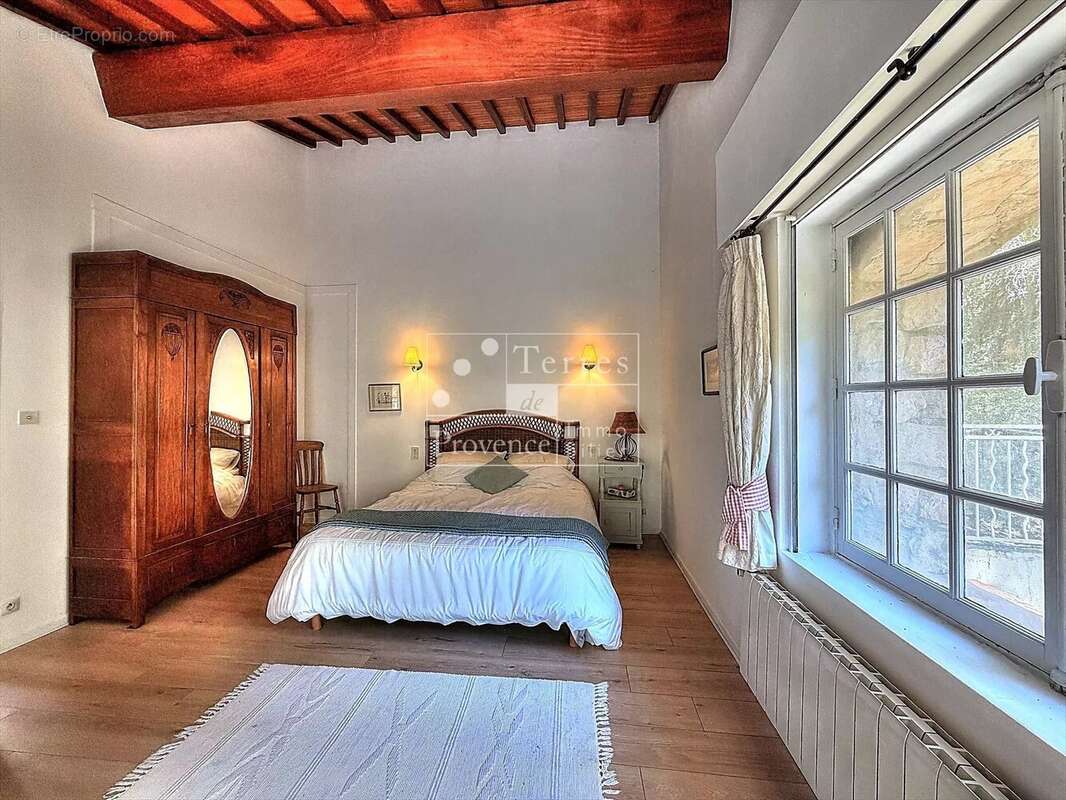 Maison à AUPS