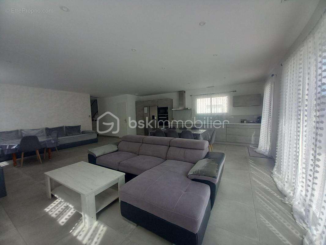 Maison à NEBIAN