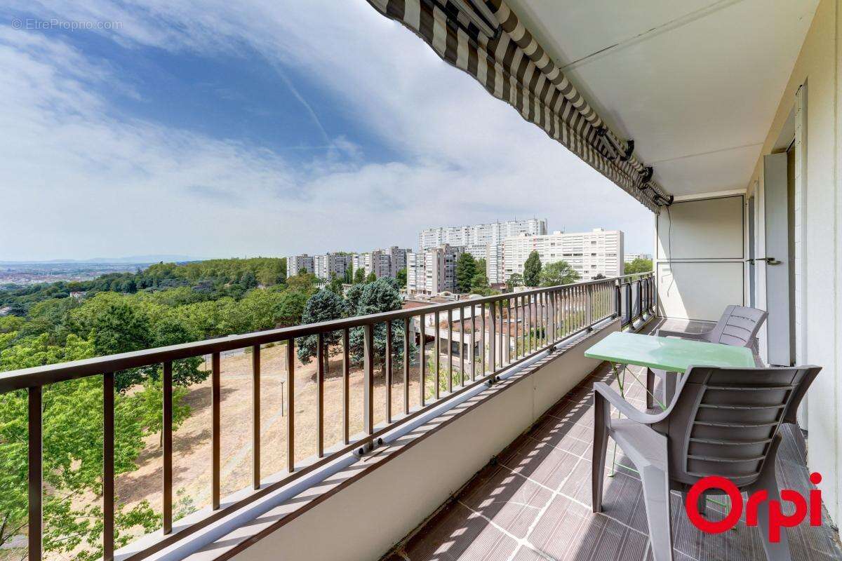 T3 de 96,63 m² - Vue dégagée - photo 4