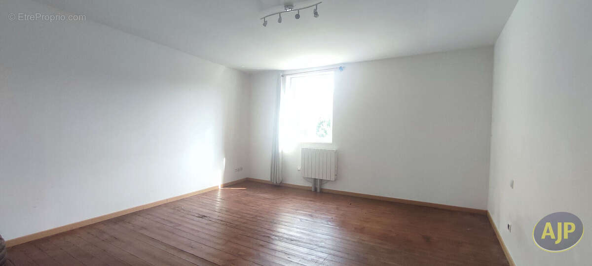 Maison à CHAMPAGNOLLES