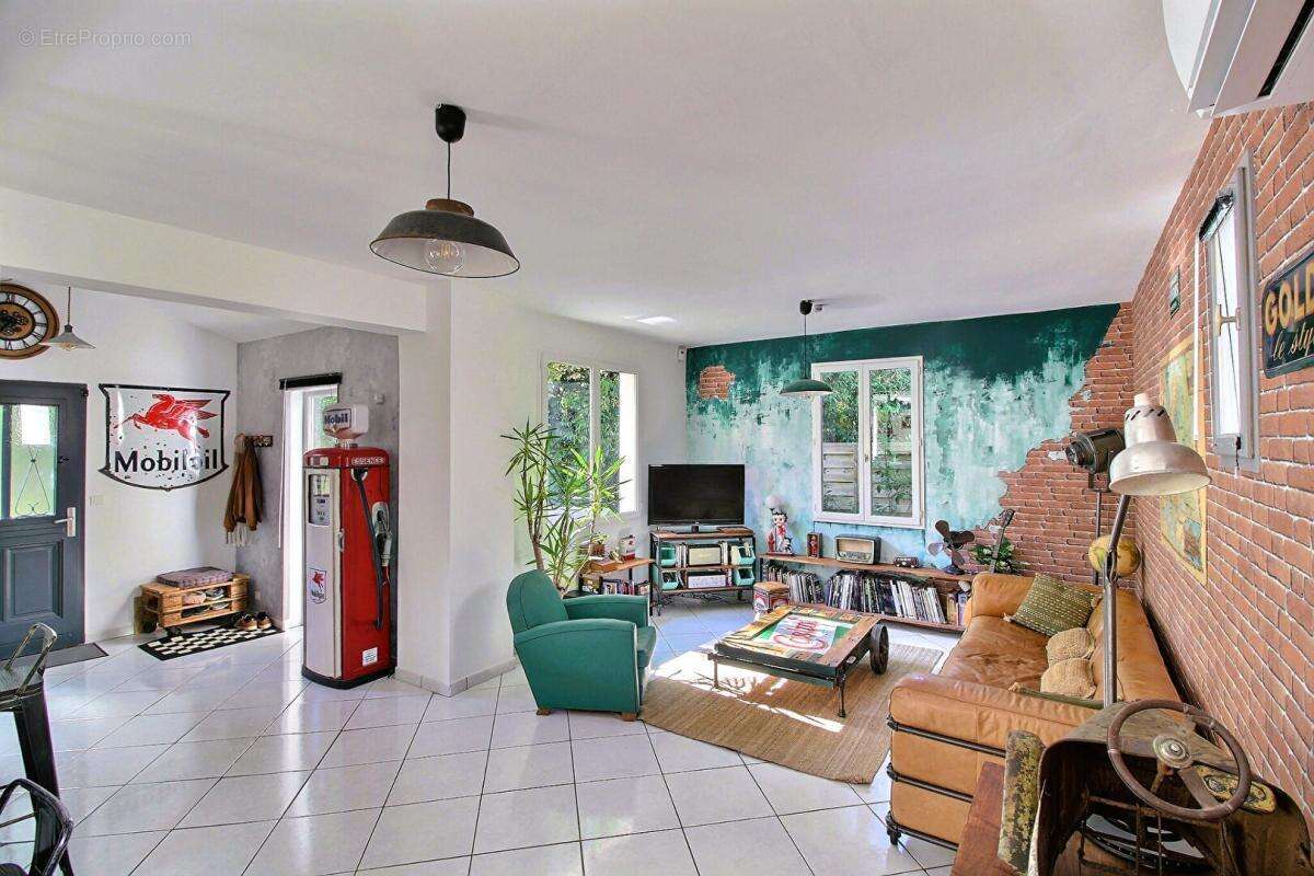 Maison T3 PERISSAC 83M² clé en main avec jardin arboré - photo 3