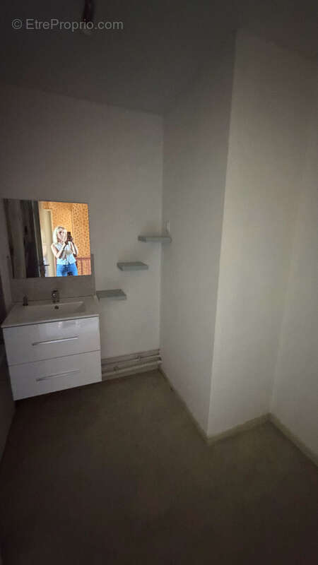 Maison, à rénover. 102 m2 habitables. Quatre chambres - photo 15