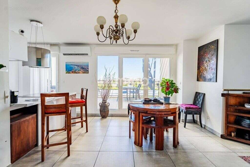 T4 88m2 +Terrasse de 20M2 et Double Box 35m2 10ème - photo 5