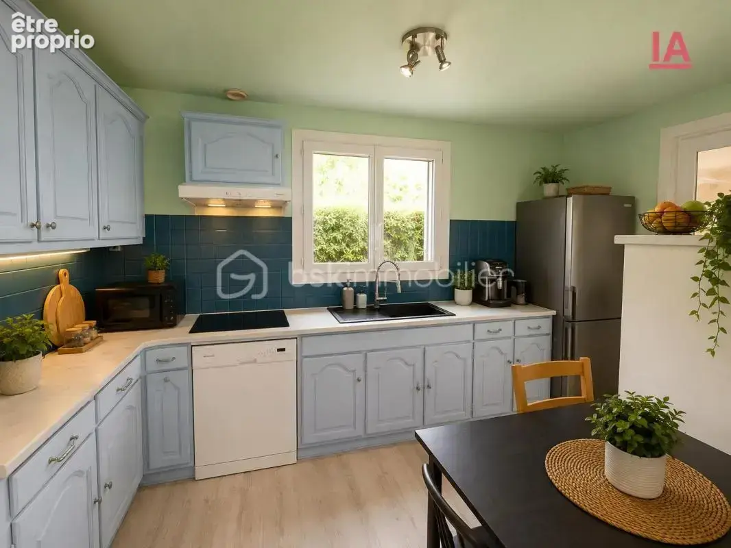 Maison familiale avec grand terrain, garage et dépendance - photo 12