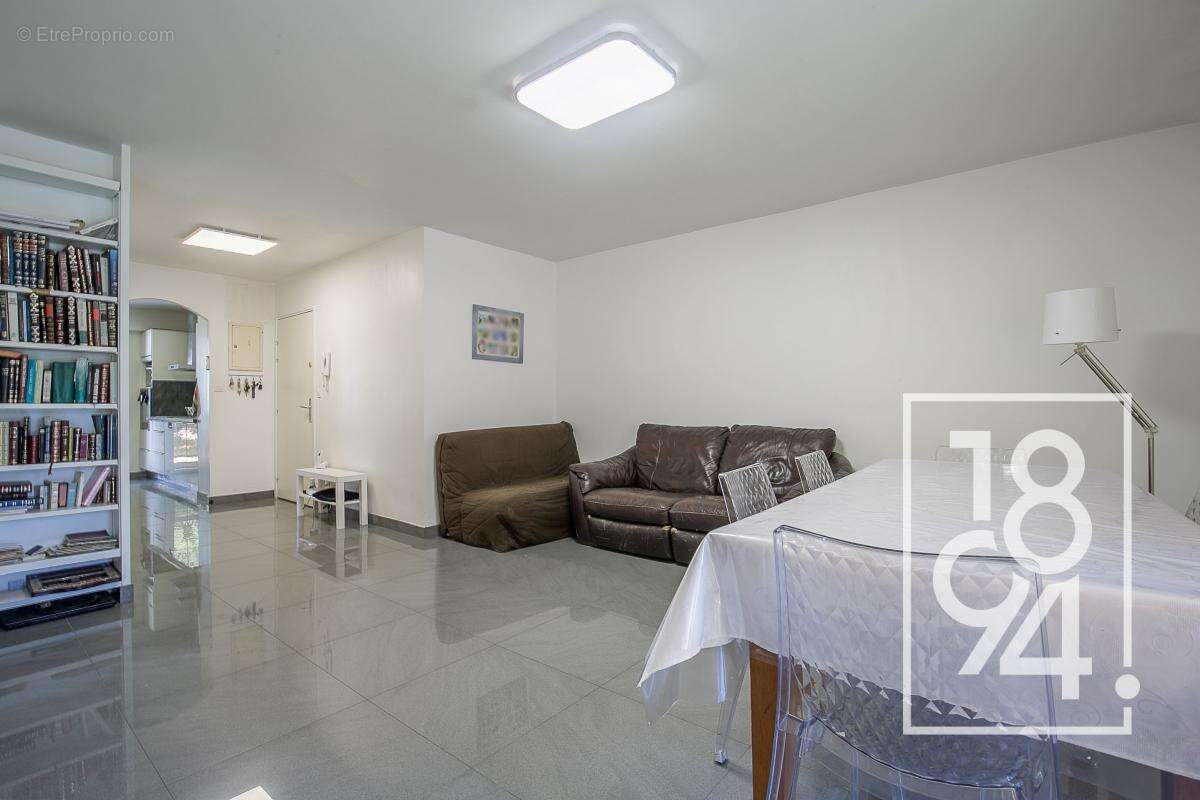 Appartement à MARSEILLE-9E