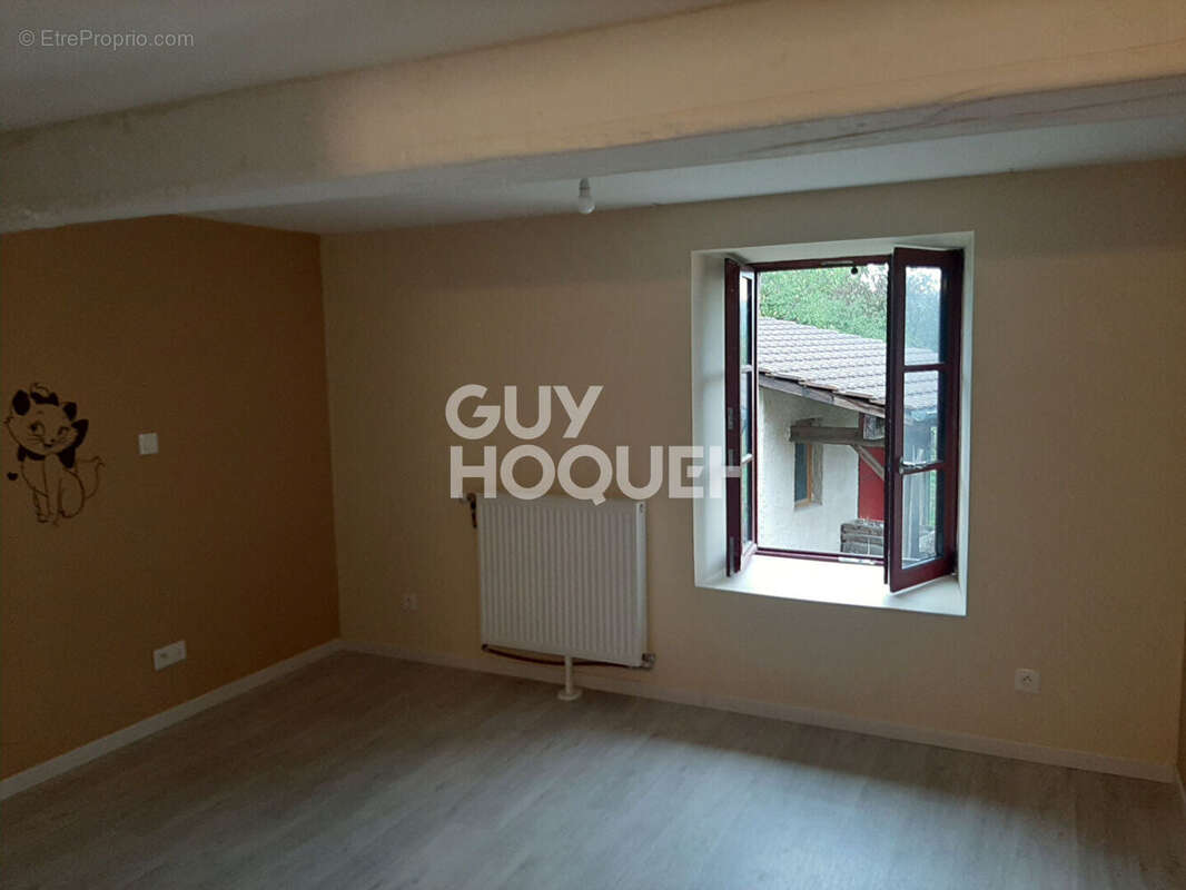 Maison à EGUILLY