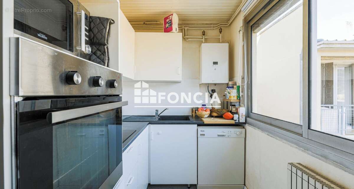 Appartement à SAINT-MARTIN-D'HERES