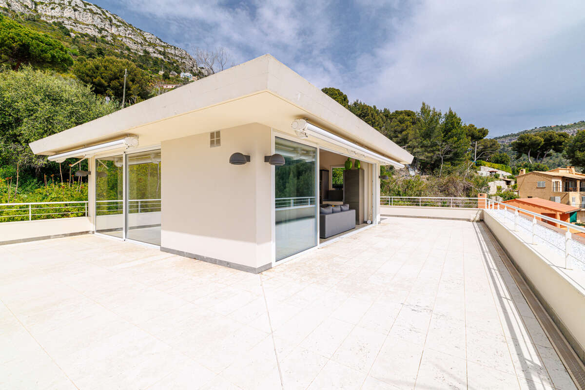 Maison à EZE