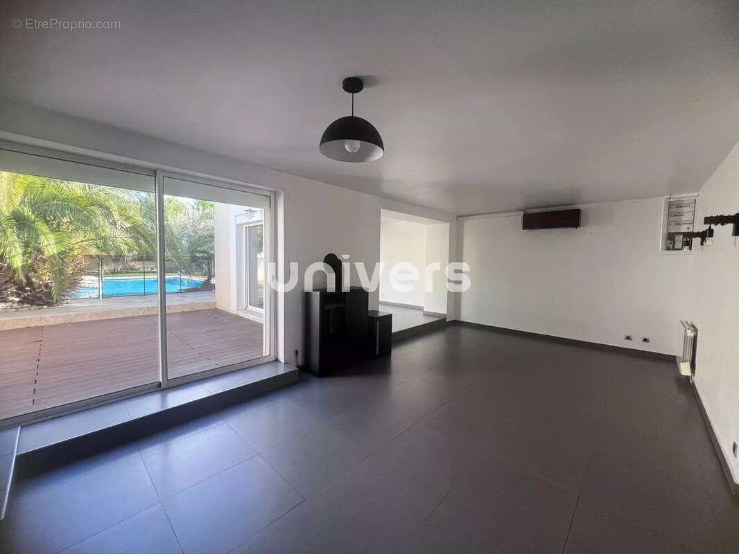 Maison à BOURG-LES-VALENCE