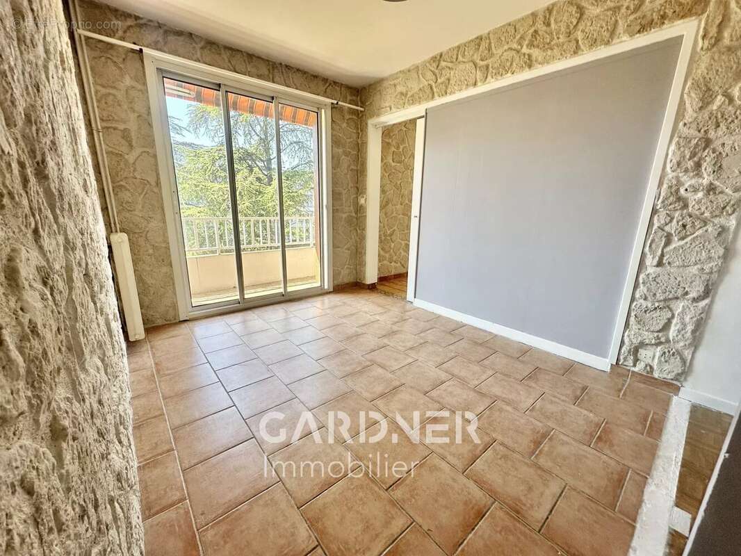 Appartement à AUBAGNE