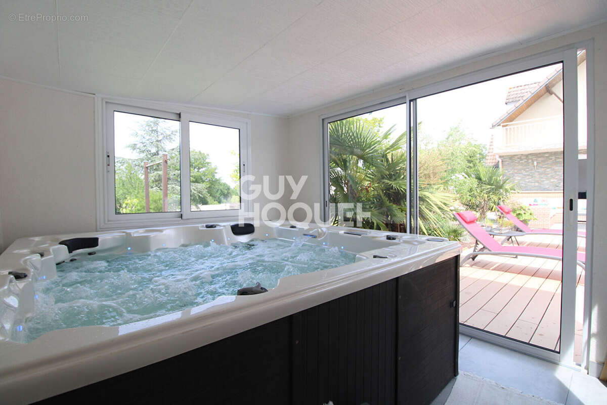 Maison à EVRY-GREGY-SUR-YERRE