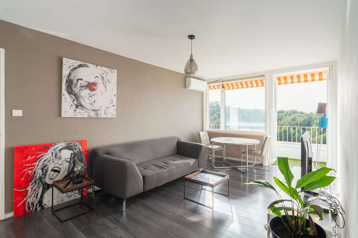 Appartement à MARSEILLE-9E
