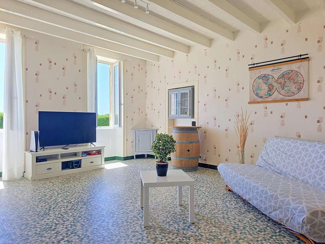 Maison 222 m² à Saint-Andre-De-Lidon  - photo 5