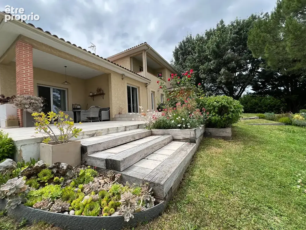 Maison spacieuse avec piscine à Caussade  - Un cadre privilégié au calme - photo 4
