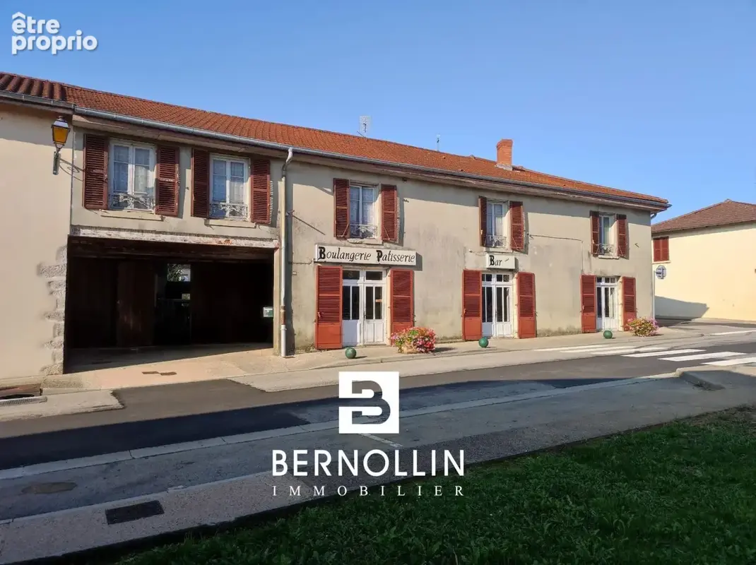 Ensemble immobilier au c?ur de Beaupont avec terrain et location de locaux - photo 25