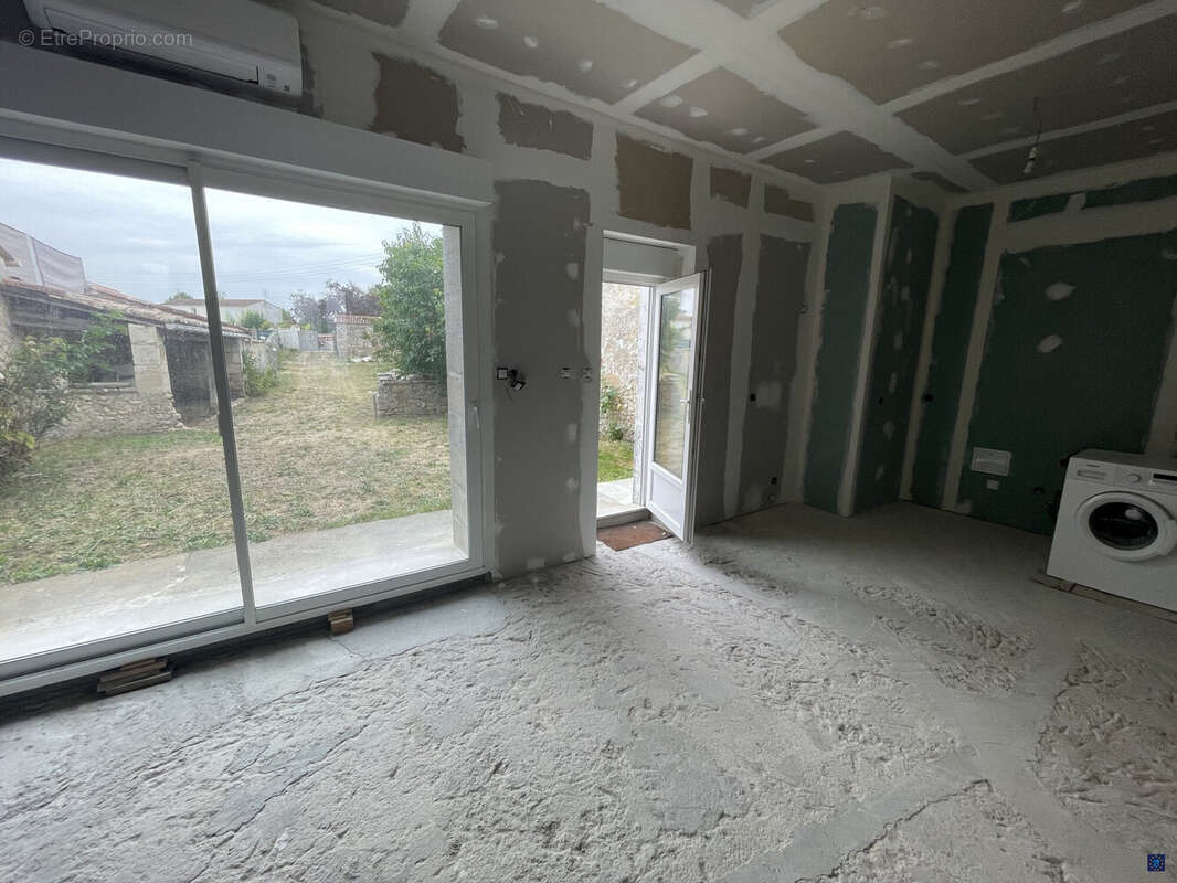 Maison 110 m² à Hiers-Brouage  - photo 7
