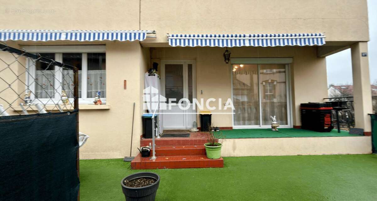 Maison à DECAZEVILLE