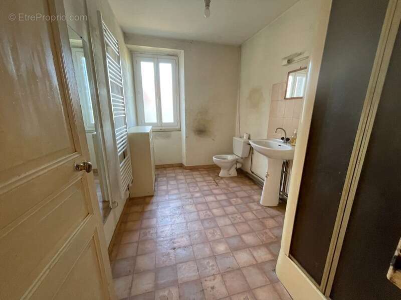 Maison à CHATEAUPONSAC