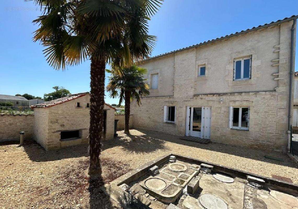 Maison 91 m² à Prin-Deyrancon  - photo 2