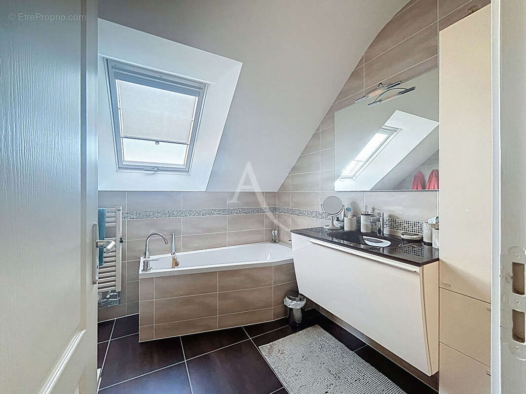 Maison à LES PONTS-DE-CE