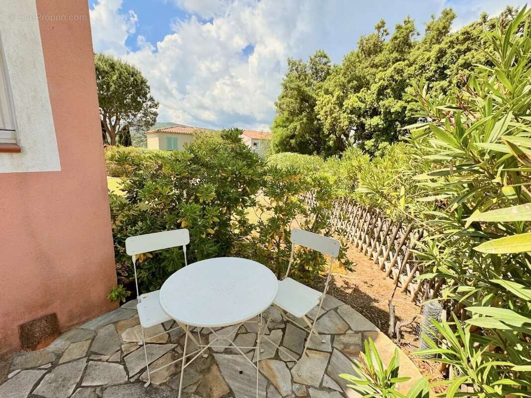 Maison à ROQUEBRUNE-SUR-ARGENS